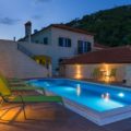 Apartemnts_with_pool_in_Croatia