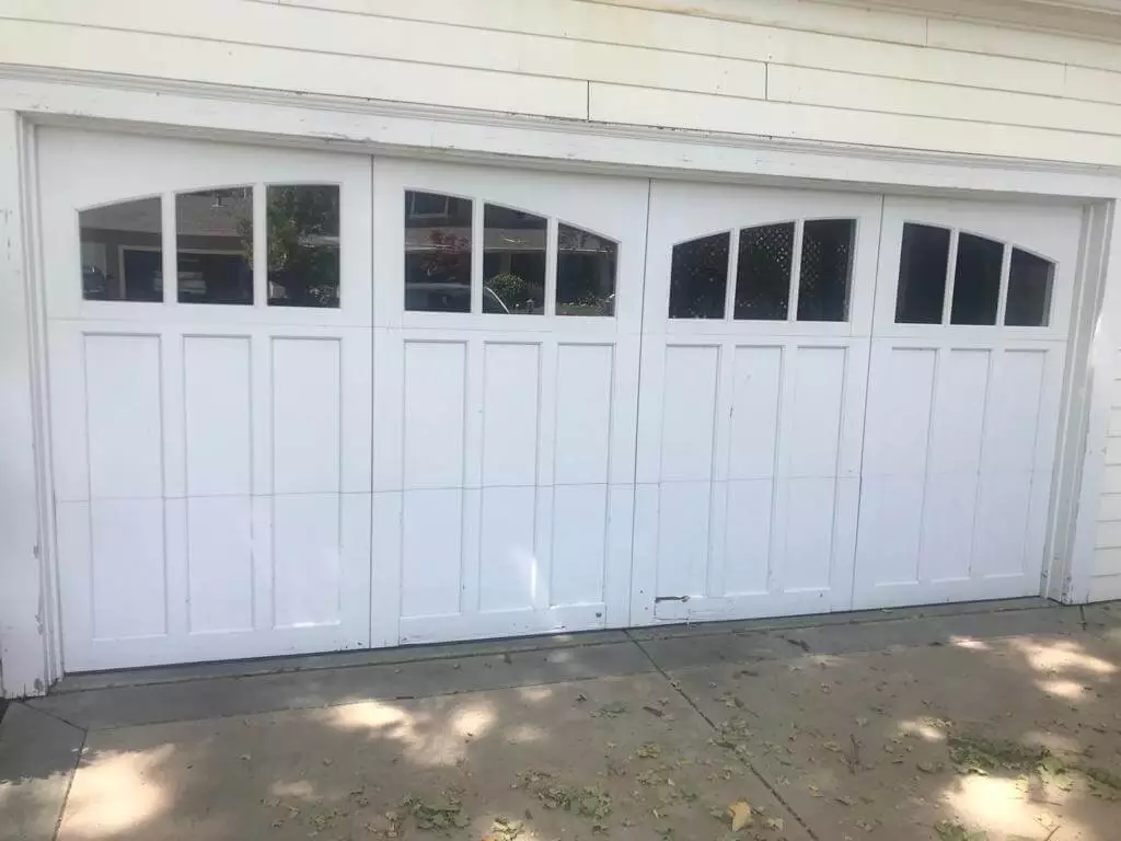 Choosing-A-Garage-Door-Opener-Repair-Service